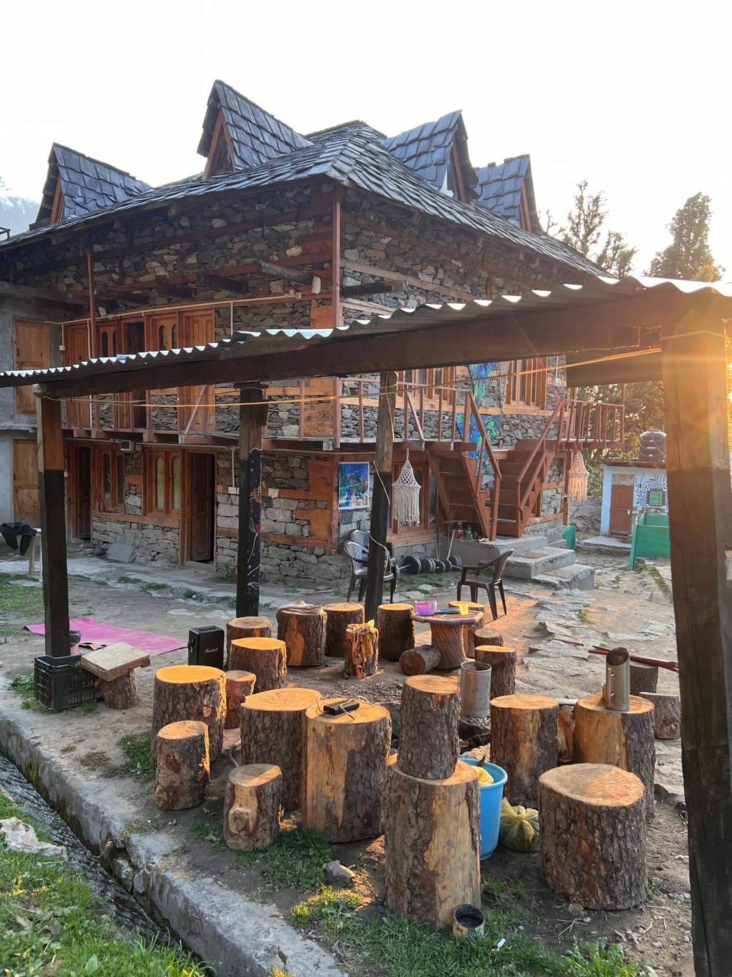 Old Brahma Homestay Kalgha Esterno foto